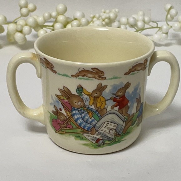 Royal Doulton “Bunnykins” English Fine Bine China Double Handle Mug - Picture 9 of 11